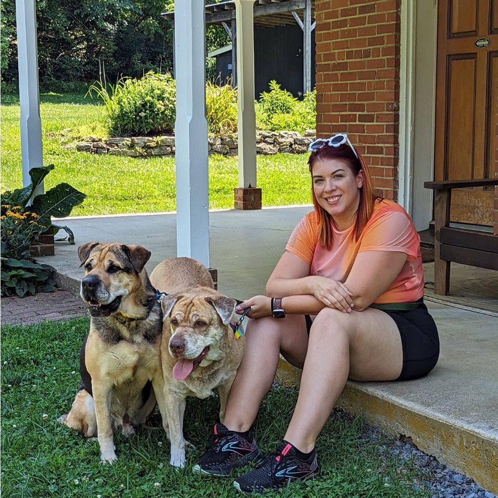 Meet your Posher, Maegan